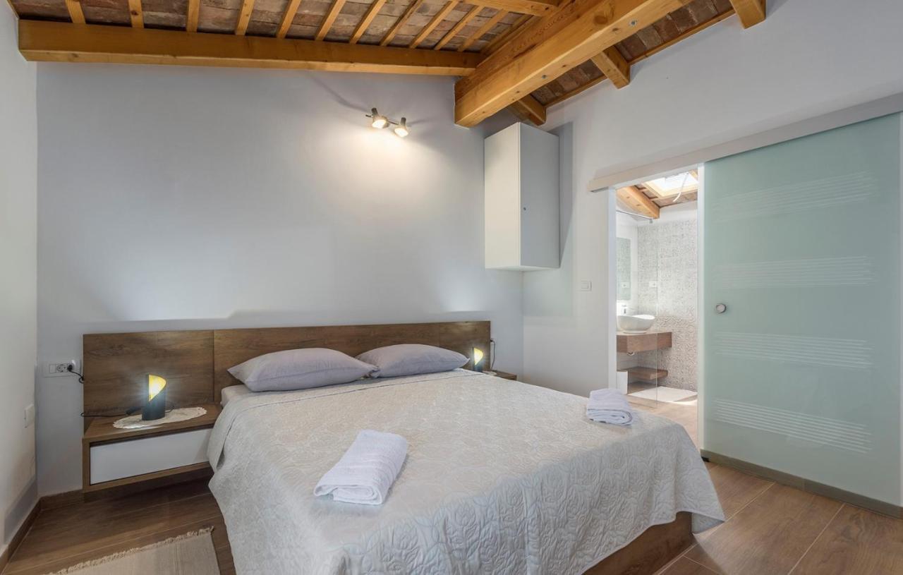 Beautiful Stone House - Villa Parentium With Private Pool Драчевац Екстер'єр фото
